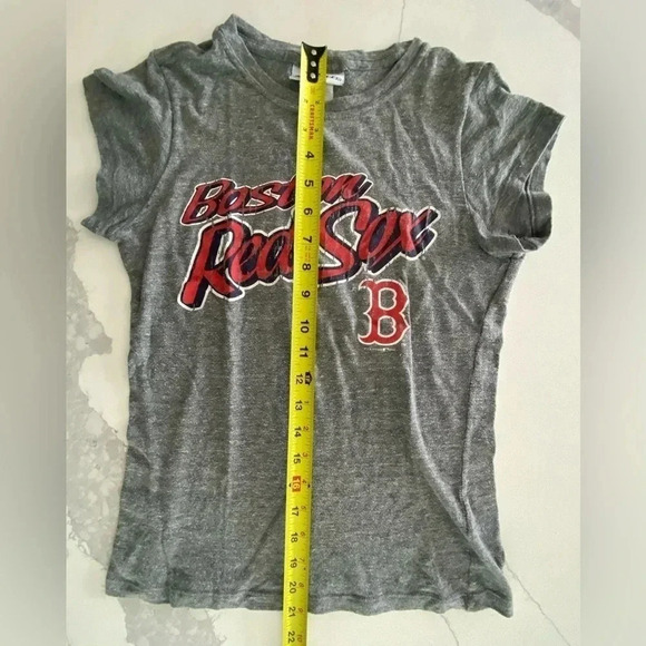 Boston Red Sox Cotton Blend V-neck T-Shirt by Sun & Ocean EUC Women's: Small. - Picture 3 of 6